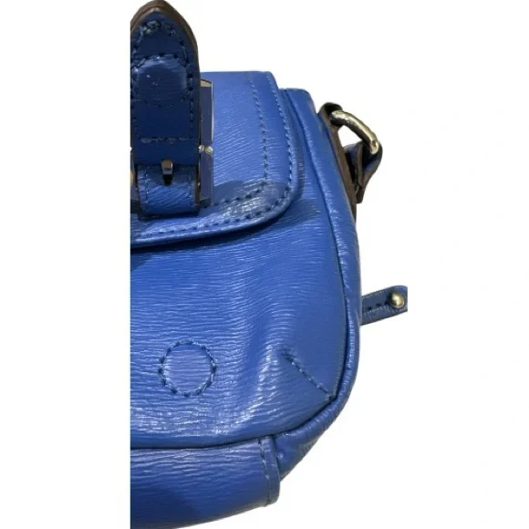Tignanello Leather Crossbody Bag Blue Adjustable Strap Colorful Striped Lining - Picture 12 of 15